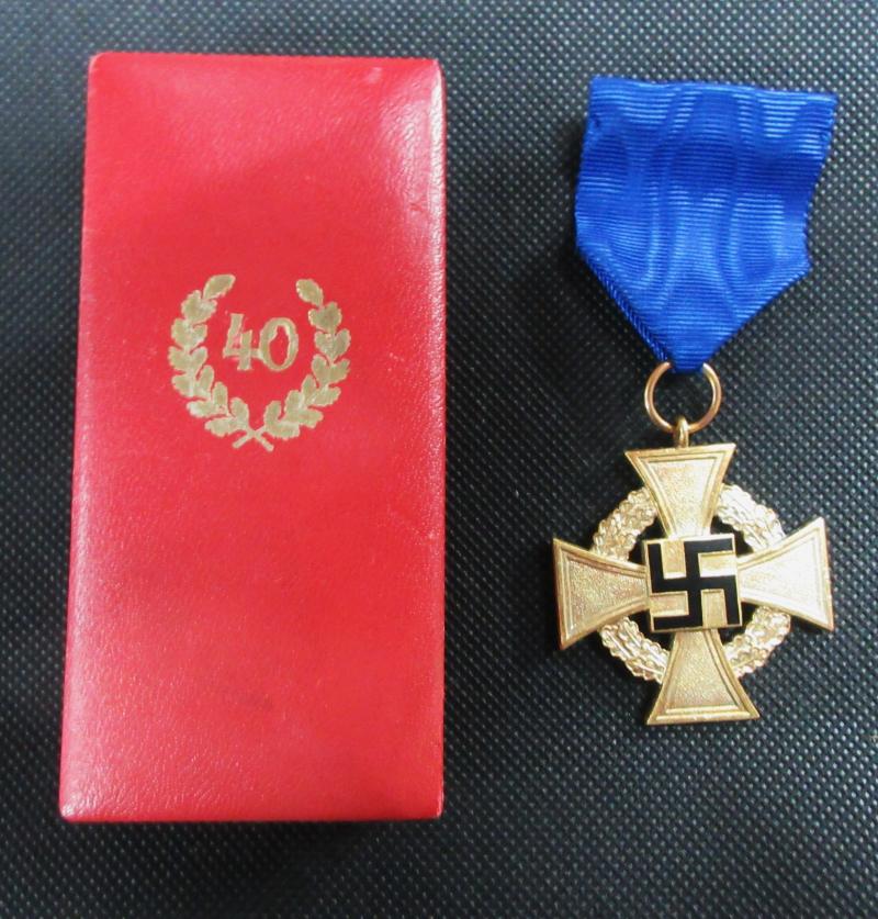 40 YEAR FAITHFULL SERVICE CROSS & ISSUE CASE