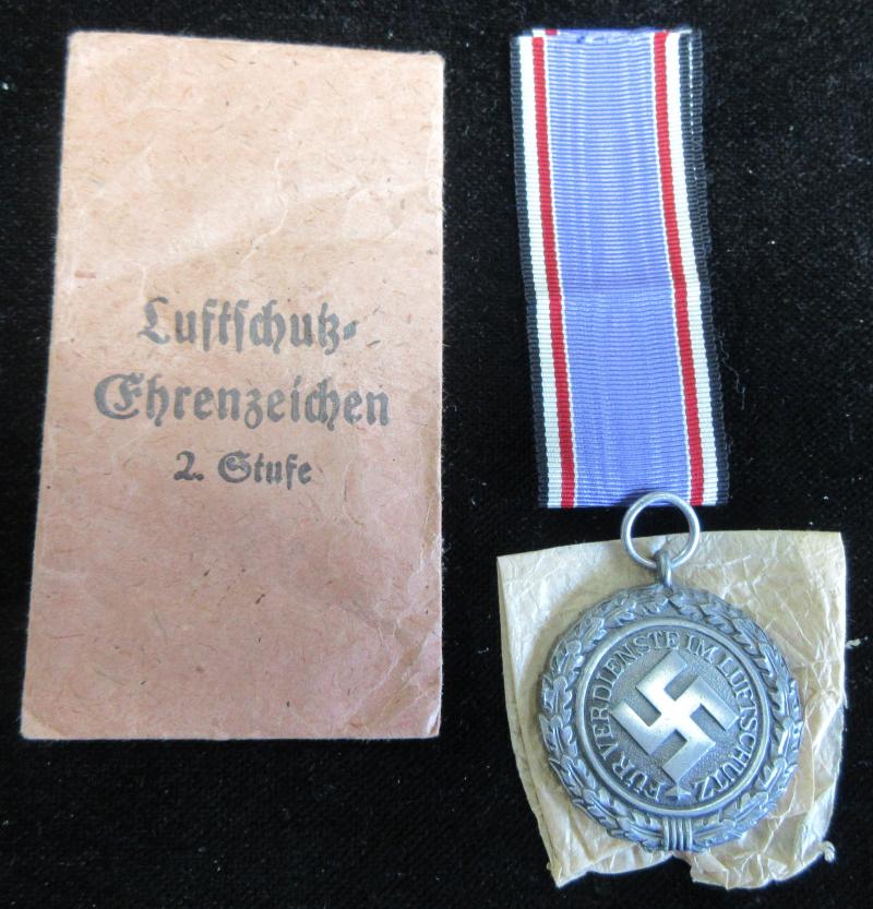 LUFTSCHUTZ MEDAL & ISSUE PACKET