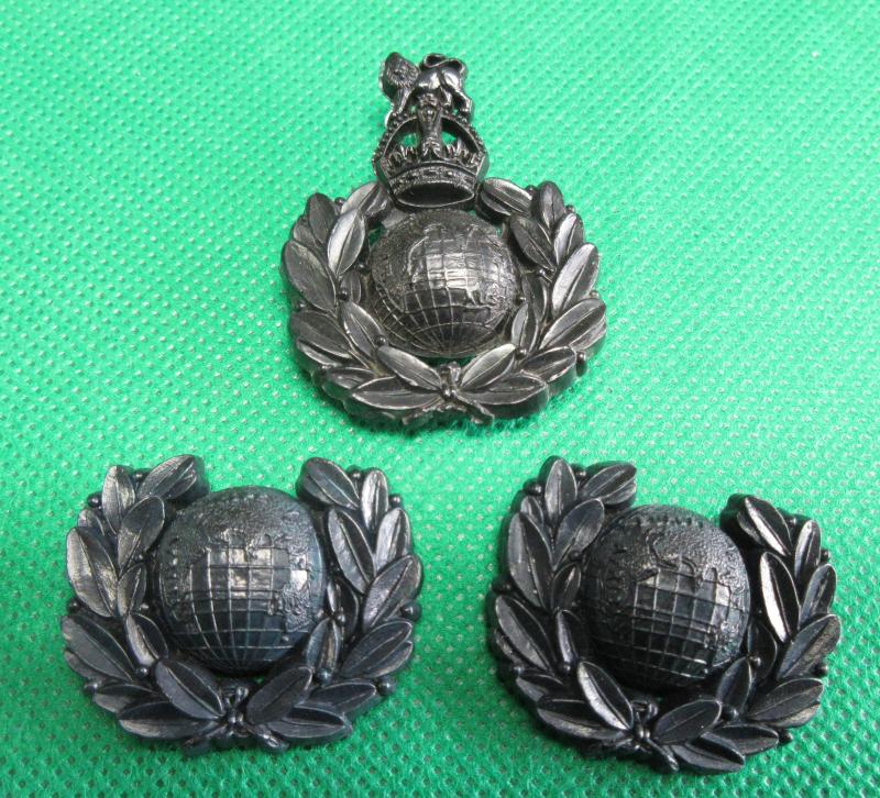 WW2 ROYAL MARINES PLASTIC ECONOMY CAP & COLLAR BADGES