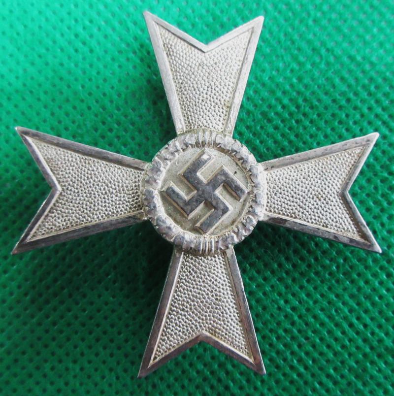 1st CLASS WAR MERIT CROSS without Swords maker marked