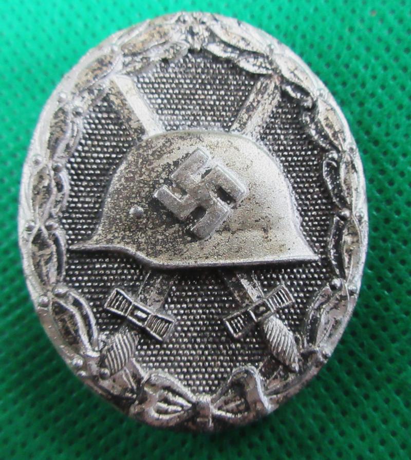 SILVER WOUND BADGE maker marked