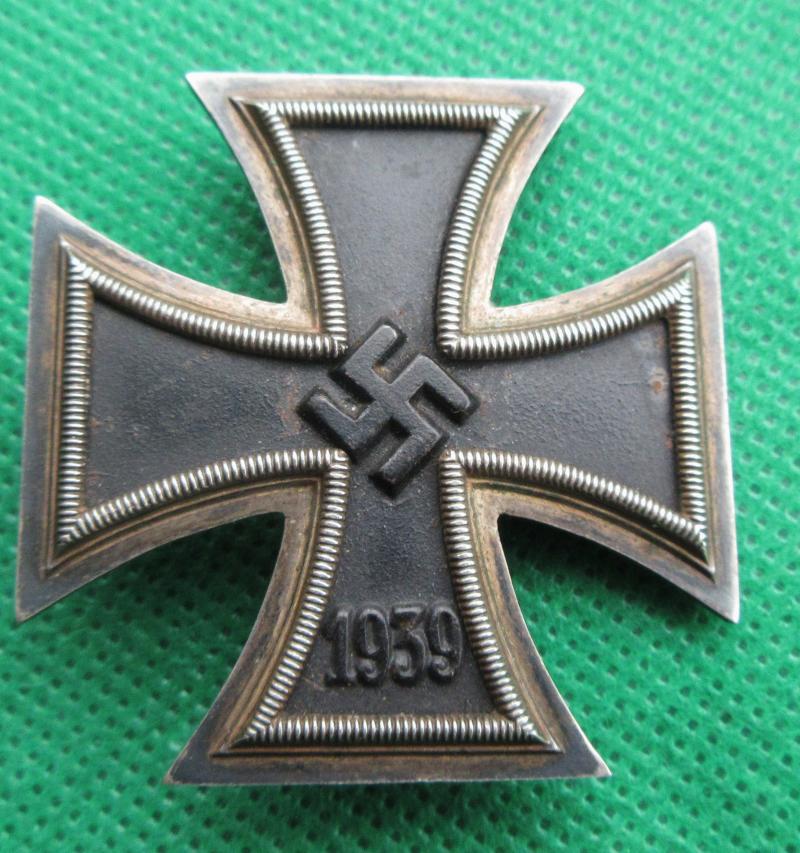 1st CLASS IRON CROSS maker marked