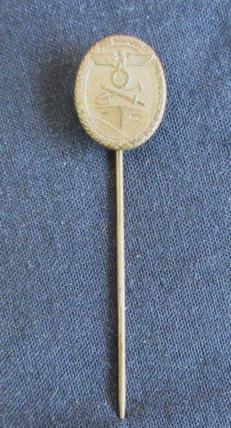 WESTWALL MEDAL STICK PIN