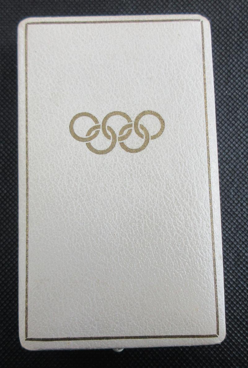 1936 OYLMPICS GAME MEDAL & CASE