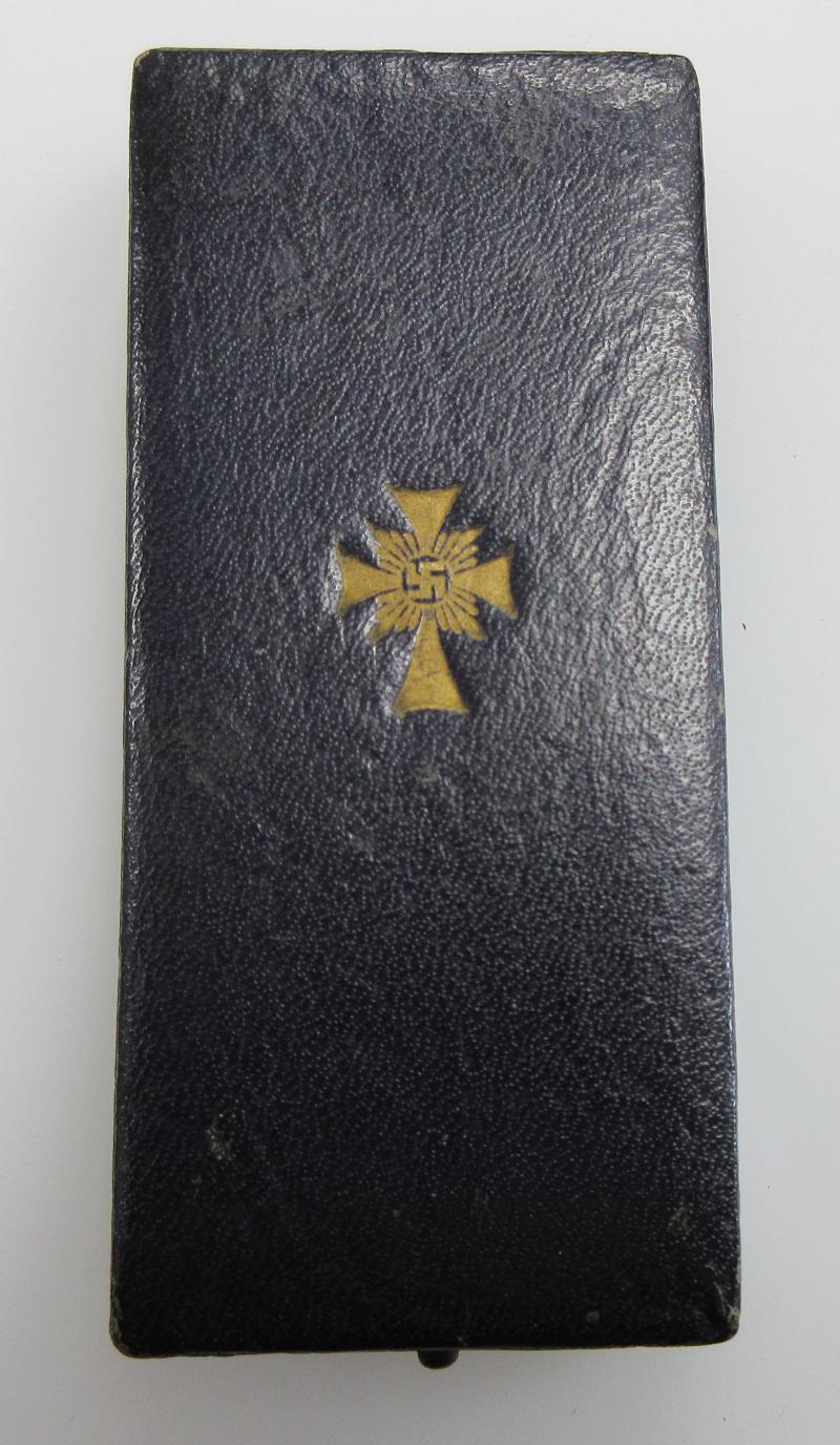 MOTHERS CROSS in GOLD & maker marked ISSUE CASE