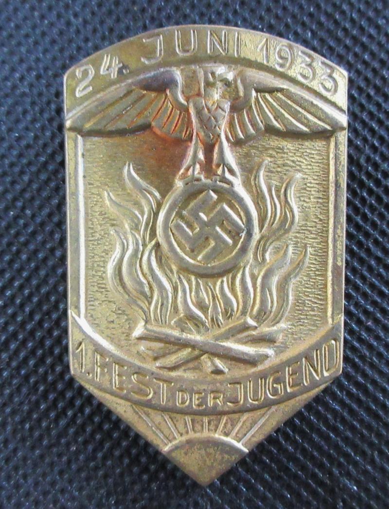 1933 DAY BADGE/TINNIE
