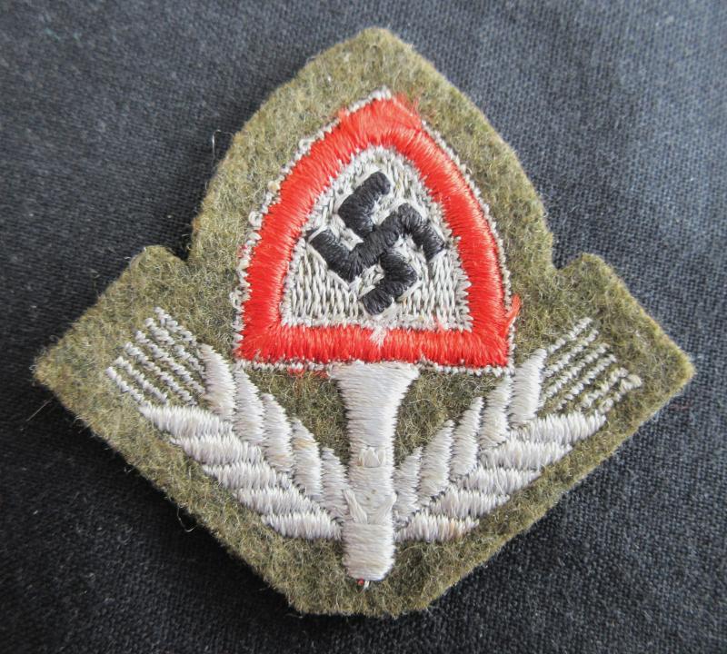 RAD CLOTH CAP BADGE